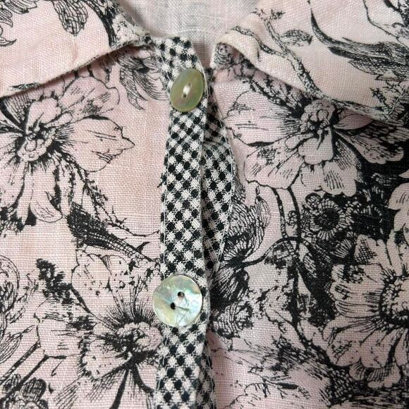 Habitat Light pink floral button-up shirt with black‎ and white details M/L - Picture 2 of 5